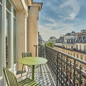 Numa Champs-elysees Aparthotel