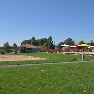 Nid Douillet Holiday park Poncins
