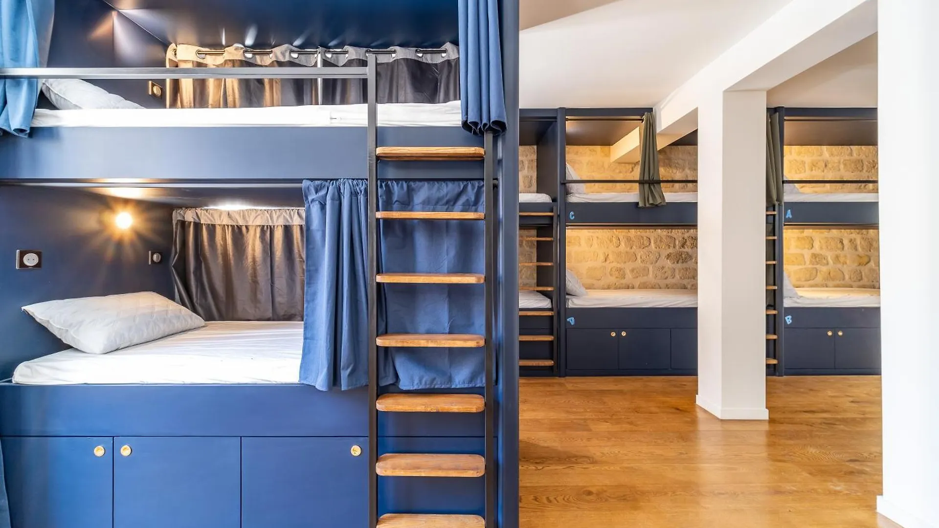 Fraternity-Hotel Paris