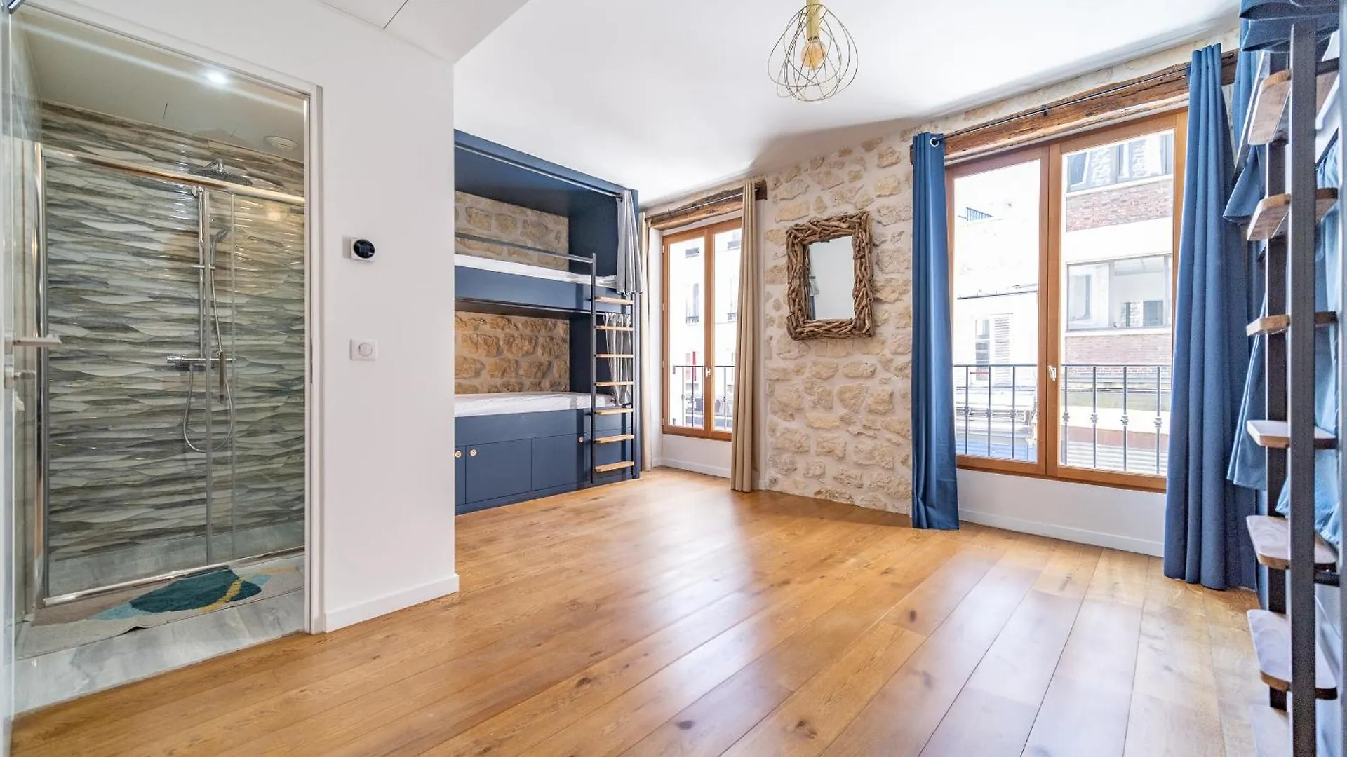Hostel Fraternity-Hotel Paris